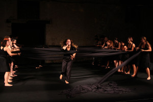 PALERMO200.07.2015 - TEATRO BIONDO: L'ODISSEA DI EMMA DANTE ESEGUITA DAGLI ALLIEVI DELLA SCUOLA DEI MESTIERI DELLO SPETTACOLO. © FRANCO LANNINO/STUDIO CAMERA