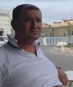 Mimmo Asaro uno dei più noti comandanti di pescherecci a mazara protagonista della "guerra del pesce" nel Canale e di proteste ripetute per le condizioni del porto mazarese
