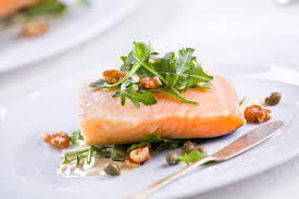 Pesce a taglio, anche del salmone, anche decongelato: una risorsa