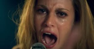 Dalida vive la canzone e le sgorgano le lacrime