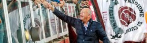 Vittorio Morace il grande vecchio noin troppo vecchio, è uomo riservato ma non ha resistito a portare in auge il Trapani Calcio. La popolarità a Trapani è inevitabile...