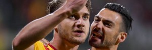 Puscas h segnato il gol decisivo, è il momento dei complimenti