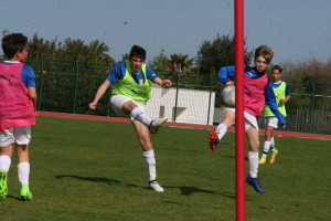 Nelle due foto alcuni momenti della partitella