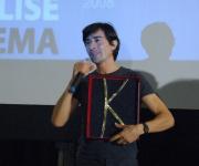 Luigi Lo Cascio con il premio 'K' di MoliseCinema