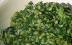 Un riso alle ortiche: l'erba urticante diviene dolce in cottura. I francesi la considerano prelibata...