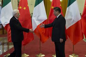 Il presidente Mattarella ci risulta sia stato il primo ad usare da poco ufficialmente l'espressione "via della seta" che, per quanto limitativa, serve a rappresentare le nuove prospettive verso il far east e l'Africa. 