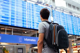 Il destino di molti giovani italiani: non partono perché scelgono di vedere il mondo.Da migranti lasciano casa e affetti...
