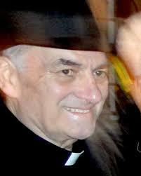 Così ogni buon parroco e certamente lui, organizzatore di tante gite e pellegrinaggi con i parrocchiani, amano essere ricordati...