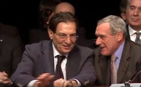 Fatelo entrare, fatelo entrare, questa è l'ora di confessare. Buono questo merita: o no?