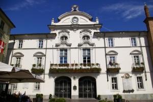 Veduta di paesaggi nel Comune di Asti (AT)  Municipio di Asti. L'immagine fa parte dell'Atlante dei Paesaggi Astigiani, realizzato per una più ampia conoscenza ed efficace salvaguardia del patrimonio paesaggistico del territorio astigiano e monferrino.