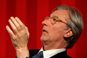 Vittorio Feltri in uno dei suoi momenti di poca lucidità