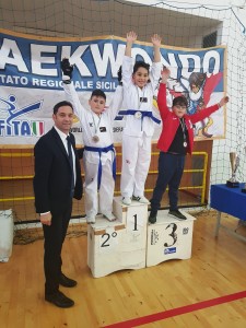 Il podio nella bella palestra tribunata realizzata a suo tempo dalla Provincia a Bagheria