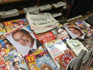 Palermoparla a Latina come nella sua Palermo, in mostra fra gettonatele riviste più gettonate: offre il proprio contributo alla carta stampata, quella che si legge "sul serio" e odora di inchiostri.