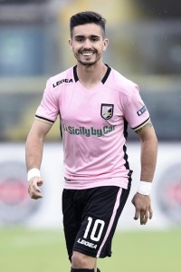 Igor Coronado si è trasferito a 1 anni dal Brasile, dove la palla era solo un gioco, in inghilterra dove è cresciuto per fare furore per un po' a Malta. poi al Trapani, dove è stato ingaggiato presto dal Palermo.