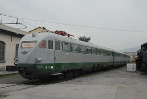FS ETR 200 ricordato più all'estero che in Italia: The original trainset of the World Record, now preserved as historical train. In service 1937–1993 (as ETR 220)