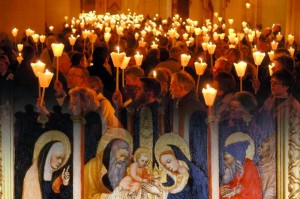 Un'immagine che simboleggia artisticamente la festa della candelora: fedeli sfilano dietro un trittico. Non mancano le classiche candele.
