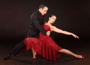 Sembrerebbe un tango, invece è un valzer lento" classico".
