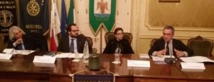 Un momento della conferenza del Rotary nella storica Casa comunale di Augusta