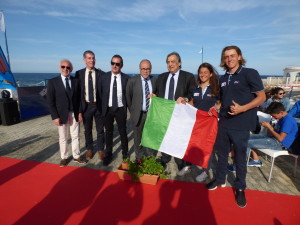 Foto ricordo con le autorità alla premiazione. Da sx, Francesco Zappulla, Ignazio Pipitone, Francesco Ettorre, Giorgio Matracia, Leoluca Orlando, Giorgia Speciale, Nicolò Renna.