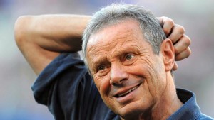 Zamparini non perdeva il sorriso ma si grattava preoccupato la testa
