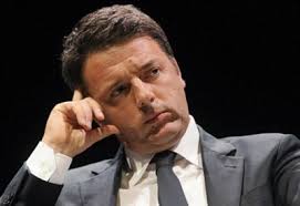 Renzi pensoso ma perplesso. Non è più il ragazzino impertinente che ...rottamava tutto.