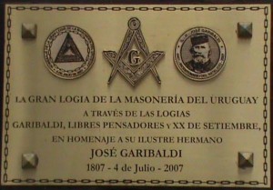 Anche l'unità d'talia ha una matrice smaccatamente massonica. Tantio si usa dire oggi contro l'eroe dei due mondi tranne che - al contrario dei Borboni - fosse massone come i Savoia e Cavour e che è divenuto egli stesso nel mondo un simbolo massonico o comunque un riferimento ossequiato...