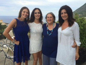 Foto ricordo: Nadia La Malfa, Maria Grazia Cucinotta, Clara Rametta, Patrizia Gangi.