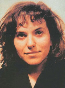 Rita Atria, fuoruscita e ribelle di una famiglia mafiosa: "morto Borsellino, nessuno mi difenderà più". Disse così poco prima di uccidersi. Parole su cui riflettere, che dicono tanto, ma destinate anch'esse all'oblio...