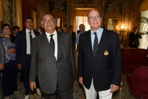 SAS il Principe Alberto di Monaco a Villa Niscemi on uno strano sindaco Orlando, abbronzatissimo in questi giorni, che non si è lasciato sfuggire l'occasione per attribuire al blasonato ospite la cittadinanza onoraria di Palermo. (Foto Angelo Modesto per Palermomoparla )