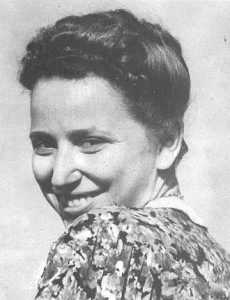 Norma Cossetto com'era.Alcuni movimenti femministi "non la piangono", perché era fascista. In effetti il padre lo era stato di certo... Ma era motivo sufficiente?