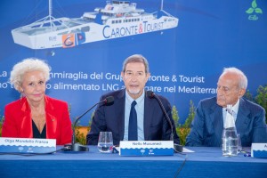 I massimi esponenti della compagnia con il presidente Musumeci all'inaugurazione della nave Elio.