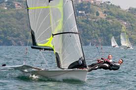 409er: In due sopravento al trapezio al limite della terrazza di sinistra.
