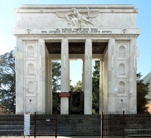 Bolzano: Monumento alla Vittoria. Da allora il Trentino fu terra italiana.