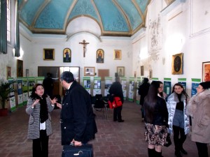 Un altro momento delle visite alla mostra del Movimento per la Vita alla Kalsa.