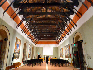 La Sala delle capriate a Palazzo Chiaramonte Steri a Palermo, oggi sededell'Università e utilizzato per convegni scientifici eculturali, oltre che luogodi visita perlasua storia.