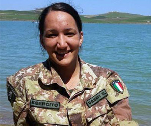 Molte donne scelgonol'esercito con pari diritti e doveri degli uomini. Sara Valenti, però, ha cambiato: ora è infermiera civile in Inghilterra.