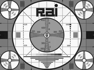 Il vecchio "monoscopio", compagno di vita, appariva sempre in assenza di trasmissioni (che non coprivano certo le 24 ore).