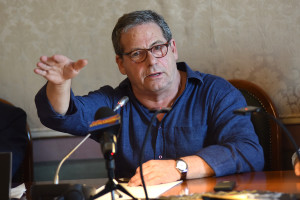 Micciché (al suo terzo mandato da presidente dell'Ars) durante la sua invettiva: "usque tandem..." ma la sua aria è pacata. Fa più la vittima che l'offeso.