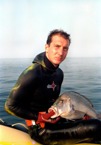 Francesco Italia quando la buona tecnica di respirazione serviva a ...scendere giù nell'azzurro.