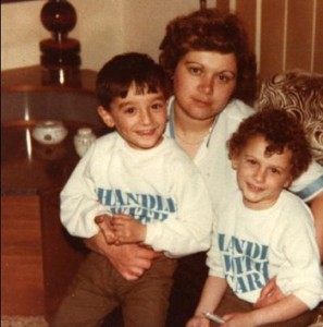 Barbara Rizzo la signora morta coni due gemellini a Pizzolungo do ve Carlo Palermo ebbe il tempo di veder "volare" le piccole cartelle e brandelli di corpi delle vittime innocenti oggi ricordati da una piccola stele.