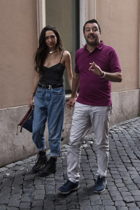 Colpevole anche soltanto potenziale di tutto o quasi, Matteo Salvini qui con la nuova compagna e Francesca Verdini a passeggio nei pressi di Palazzo Chigi. Nella foto Matteo Salvini qui con la nuova compagna Francesca Verdini Photo Roberto Monaldo / LaPresse 10-06-2019 Roma.