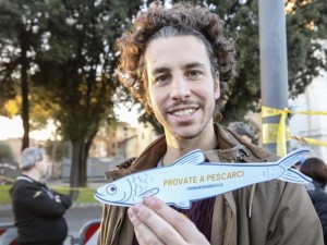 Mattia Santori il capo delle sardine. Diverrà ministro come Di Maio? Per la prima volta si protesta in piazza contro l'opposizione.