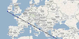 La cosidetta Linea sacra congiunge l'Europa con l'Oriente. Si noti come attraversi l'Italia.