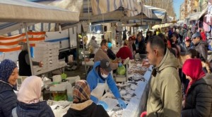 Al mercato di via Meda Milano ...se ne frega.