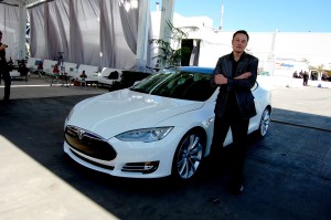 Elon Musk miliardario sbruffone e stravagante,è 'il tutto' della Tesla.