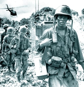 Truppe americane avanzano in Sicilia. In breve tempo gli 'allaeati',sbarcarono inNormandia eaAnzio. Le forze a disposizione degli alleati erano inimmaginabili al momento della dichiarazione di guerra.