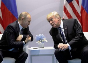 Ecco ancora una volta Trump e Putin: da nemici ad amici...: Il colmo è stata l'accusa a Trump di voler 'vendere ' in qualche modo l'America alla Russia. Ah.ah: ne hanno faccia tosta! Anche Putin viene additato dalla stampa europea come 'un assasino', ma il 'suo' popolo lo ama e lo vota! E' l'associazionismo dei 'senza palle' contro chi ...le ha!