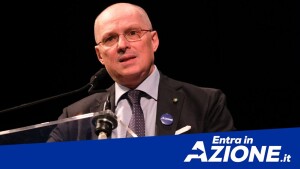 Walter Ricciardi con una strana scritta:sarà una buona o una cattiva azione cheprogramma?