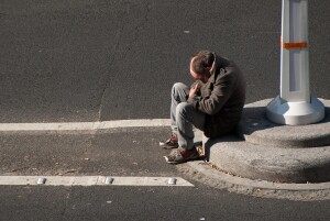 Restare acsa? Preserva dal contaggio ed è l'ideale per cuLui è sempre acasa e sempre fuori. Soffre dialtre malattoie roniche. Forse al Covid ègià immume.