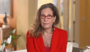 Ilaria Capua: virologa, docente, deputata, comnsiderata un'informale ambasciatrice dell'Italia all'estero: potremmo definirla 'super introdotta'. C'è chi dice che sostituirà Speranza. Ma Massimo Galli, primario a Milano afferma: "non ha esperienza di sanità". Poi aggiunge: "io ministro? Ho troppo da fare..."